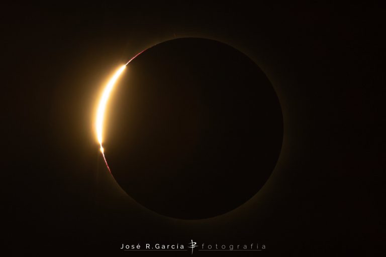Eclipse solar total