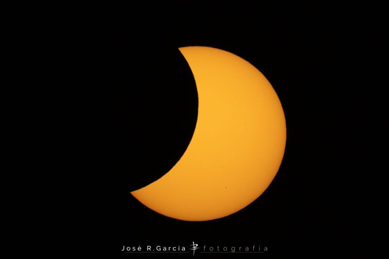 Eclipse solar total