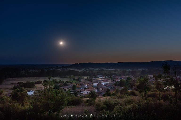 Eclipse solar total